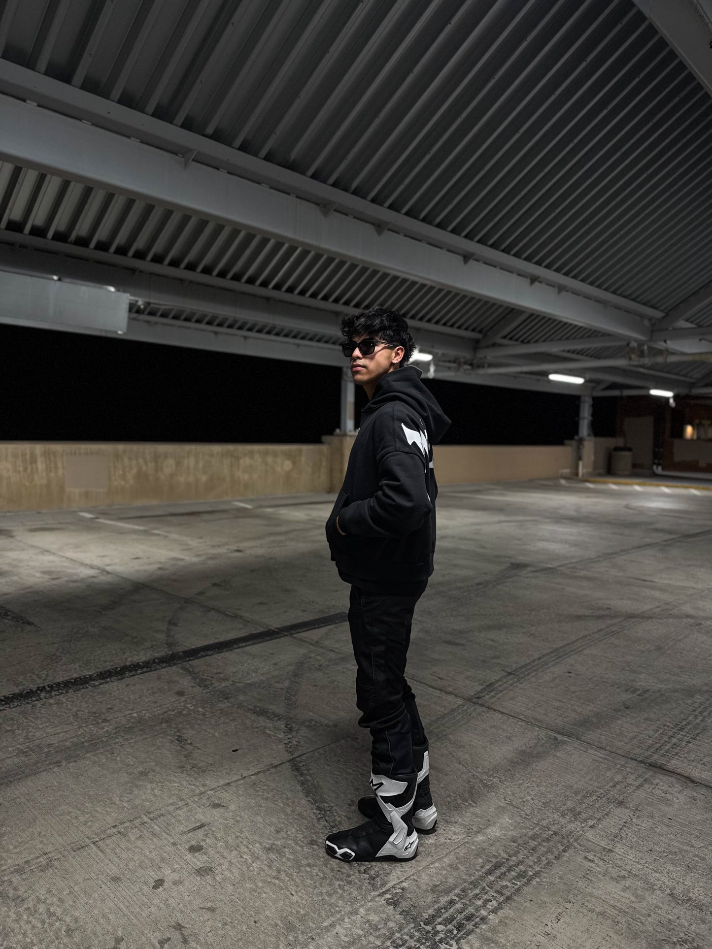 OVER SIZED HOODIE