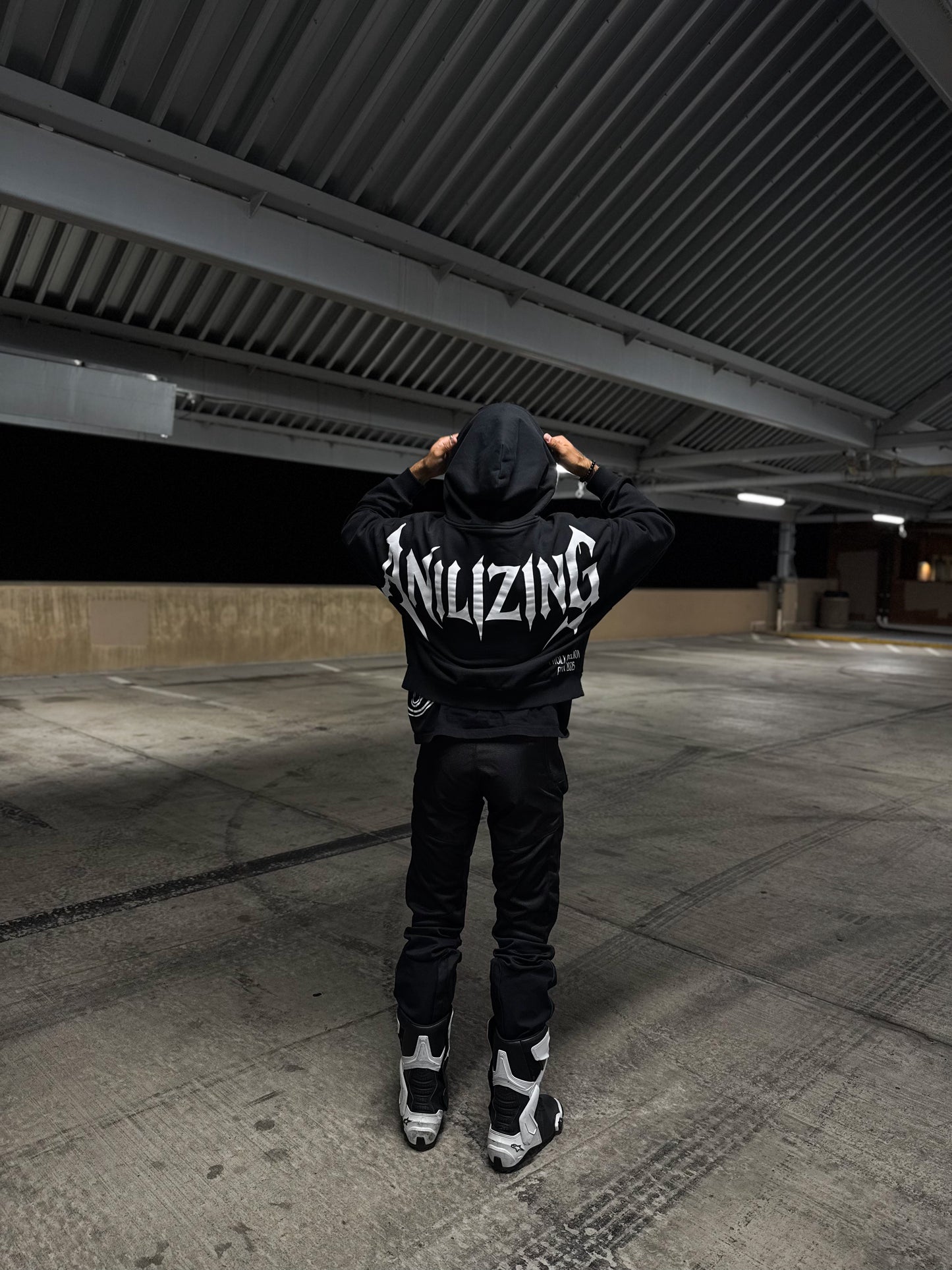 OVER SIZED HOODIE
